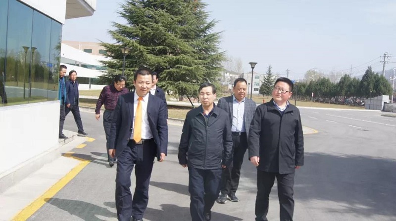 省工信廳黨組成員、副廳長任鈞恩一行參觀我公司山陽基地